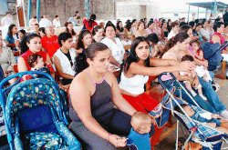Women in El Buen Pastor celebrating Mass